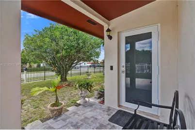 10730 SW 47th St, Miami, FL 33165 - Photo 4