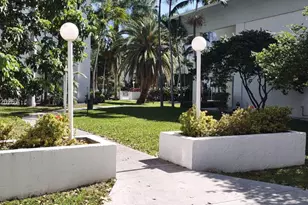 496 NW 165th St Rd, Miami, FL 33169 - Photo 12