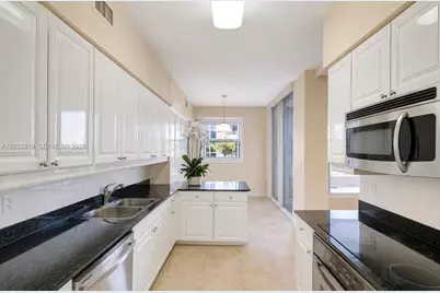 731 Crandon Blvd #407, Key Biscayne, FL 33149 - Photo 12