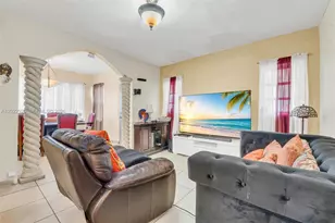 1122 NW 38th St, Miami, FL 33127 - Photo 8
