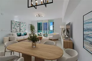 31 SE 5th St, Miami, FL 33131 - Photo 2