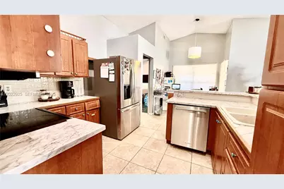 5470 Pine Cir, Coral Springs, FL 33067 - Photo 16