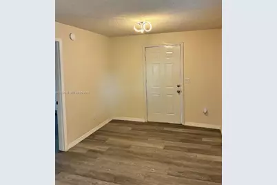 117 NE 5th St NE #113, Winter Haven, FL 33881 - Photo 2