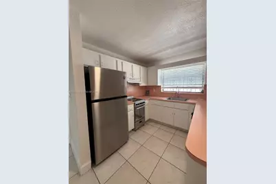 1046 NW 33rd Ave #Back, Miami, FL 33125 - Photo 14