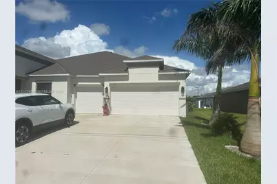 225 SW 31st Pl, Cape Coral, FL 33991 - Photo 4