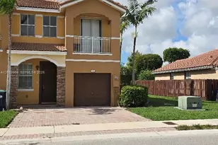 10201 NW 10th St, Miami, FL 33172 - Photo 2