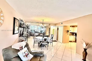 8961 S Hollybrook Blvd, Pembroke Pines, FL 33025 - Photo 2