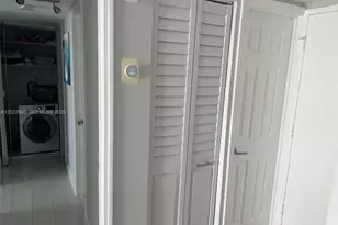 1301 NE Miami Gardens Dr, Miami, FL 33179 - Photo 12