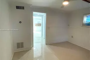 1310 N 70th Way, Hollywood, FL 33024 - Photo 10