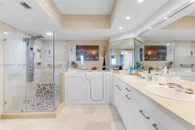 21055 Yacht Club Dr #2704, Aventura, FL 33180 - Photo 20