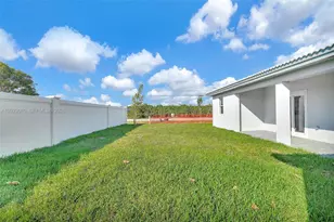 27210 SW 159th Path, Homestead, FL 33031 - Photo 18