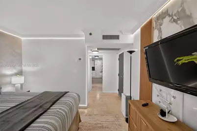 19201 Collins Ave #949, Sunny Isles Beach, FL 33160 - Photo 20