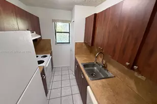 6975 NW 179th St, Hialeah, FL 33015 - Photo 2