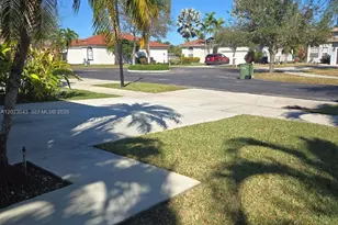 2810 Dunwoodie Pl, Homestead, FL 33035 - Photo 4