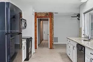 3910 NW 4th Ct, Boca Raton, FL 33431 - Photo 10