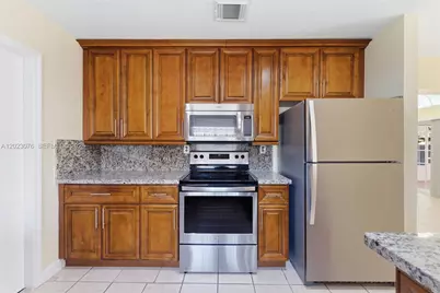 18049 SW 152nd Ave, Miami, FL 33187 - Photo 8