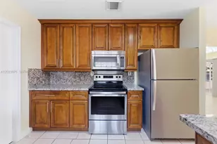 18049 SW 152nd Ave, Miami, FL 33187 - Photo 8