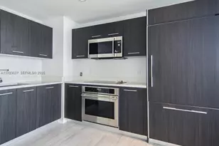 45 SW 9th St, Miami, FL 33130 - Photo 18