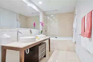 485 Brickell Ave, Miami, FL 33131 - Photo 16