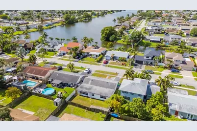 11641 NW 42nd St, Sunrise, FL 33323 - Photo 26