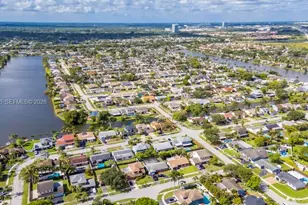 11641 NW 42nd St, Sunrise, FL 33323 - Photo 28