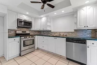 11641 NW 42nd St, Sunrise, FL 33323 - Photo 8