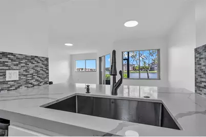 13705 SW 12th St #102B, Pembroke Pines, FL 33027 - Photo 2