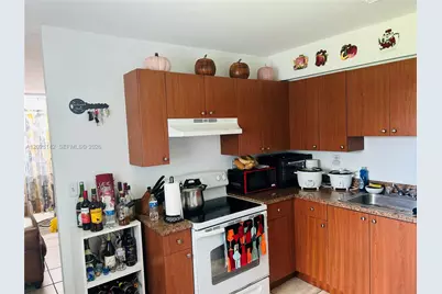 3410 SW 89th Ct, Miami, FL 33165 - Photo 18