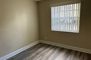 301 SW 86th Ave, Pembroke Pines, FL 33025 - Photo 16