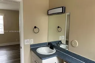 301 SW 86th Ave, Pembroke Pines, FL 33025 - Photo 24