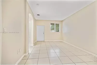 2524 SE 16th Rd #100, Homestead, FL 33035 - Photo 4