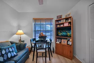 330 Briarwood Cir, Hollywood, FL 33024 - Photo 24