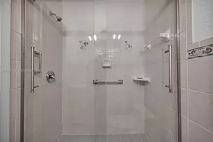 330 Briarwood Cir, Hollywood, FL 33024 - Photo 18