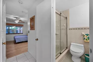 330 Briarwood Cir, Hollywood, FL 33024 - Photo 10