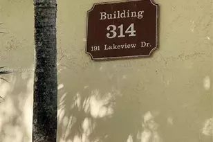 191 Lakeview Dr, Weston, FL 33326 - Photo 2