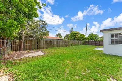 7150 SW 10th St, Pembroke Pines, FL 33023 - Photo 26