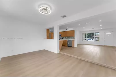 7150 SW 10th St, Pembroke Pines, FL 33023 - Photo 10