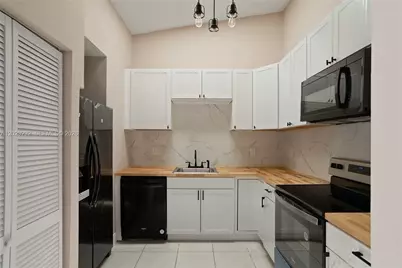 3633 NW 99th Ter #7B, Sunrise, FL 33351 - Photo 2