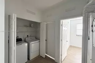 10620 NW 88th St, Doral, FL 33178 - Photo 6