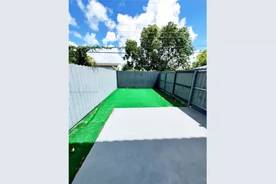 325 W 60th St #0, Hialeah, FL 33012 - Photo 12