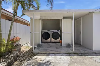301 SW 36th Ave, Miami, FL 33135 - Photo 32