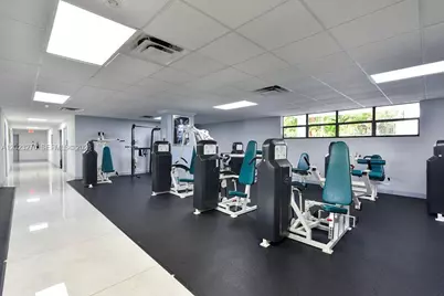 600 Parkview Dr #829, Hallandale Beach, FL 33009 - Photo 32