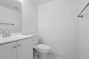 301 SW 135th Ave, Pembroke Pines, FL 33027 - Photo 4