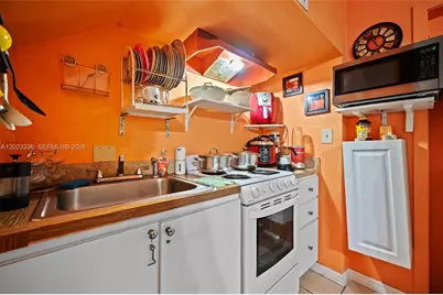 1792 SW 11th St, Miami, FL 33135 - Photo 32