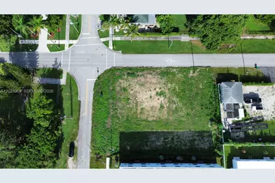 215 NW 3rd Ave, Florida City, FL 33034 - Photo 2
