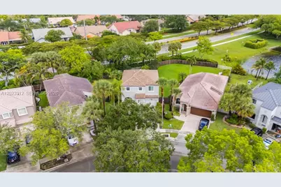 690 NW 159th Ln, Pembroke Pines, FL 33028 - Photo 38