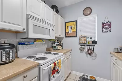 399 NW 72nd Ave #104, Miami, FL 33126 - Photo 4