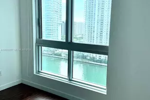 300 S Biscayne Blvd, Miami, FL 33131 - Photo 14