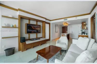 6801 Collins Ave #714 (Door 704), Miami Beach, FL 33141 - Photo 18