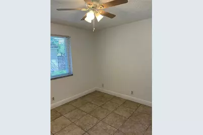 578 Woodgate Cir #E, Sunrise, FL 33326 - Photo 12